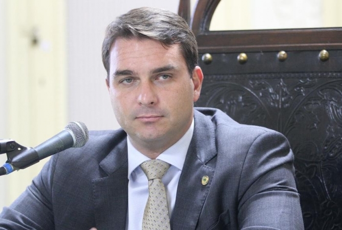 Desembargador suspende quebra de sigilo de empresa no caso Flávio Bolsonaro