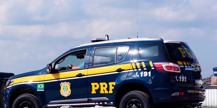 Acidente grave com Van na BR-101