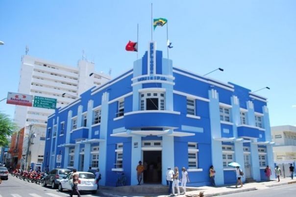 PREFEITURA-DE-PATOS_DEMISSÕES Ministério Público aponta fortes indícios de irregularidades em licitação de empresa de transporte escolar da Prefeitura de Patos