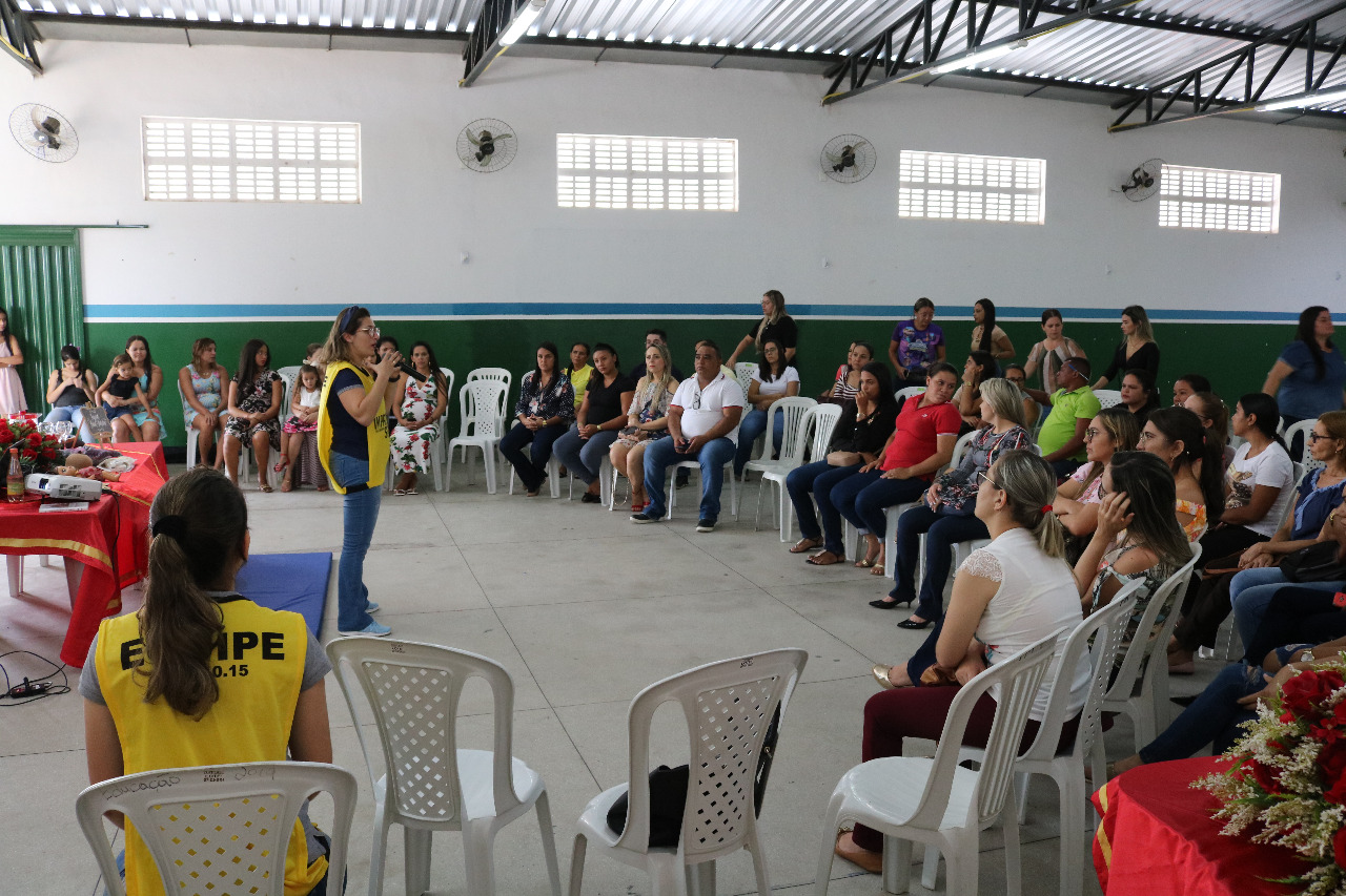 HH Prefeito Marcos Eron garante construção de policlínica especializada em parto humanizado