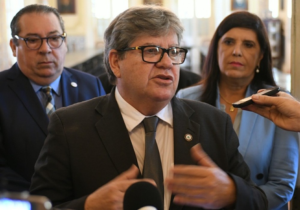 joao-azevedo-ligia Paraíba concede o maior aumento salarial do país