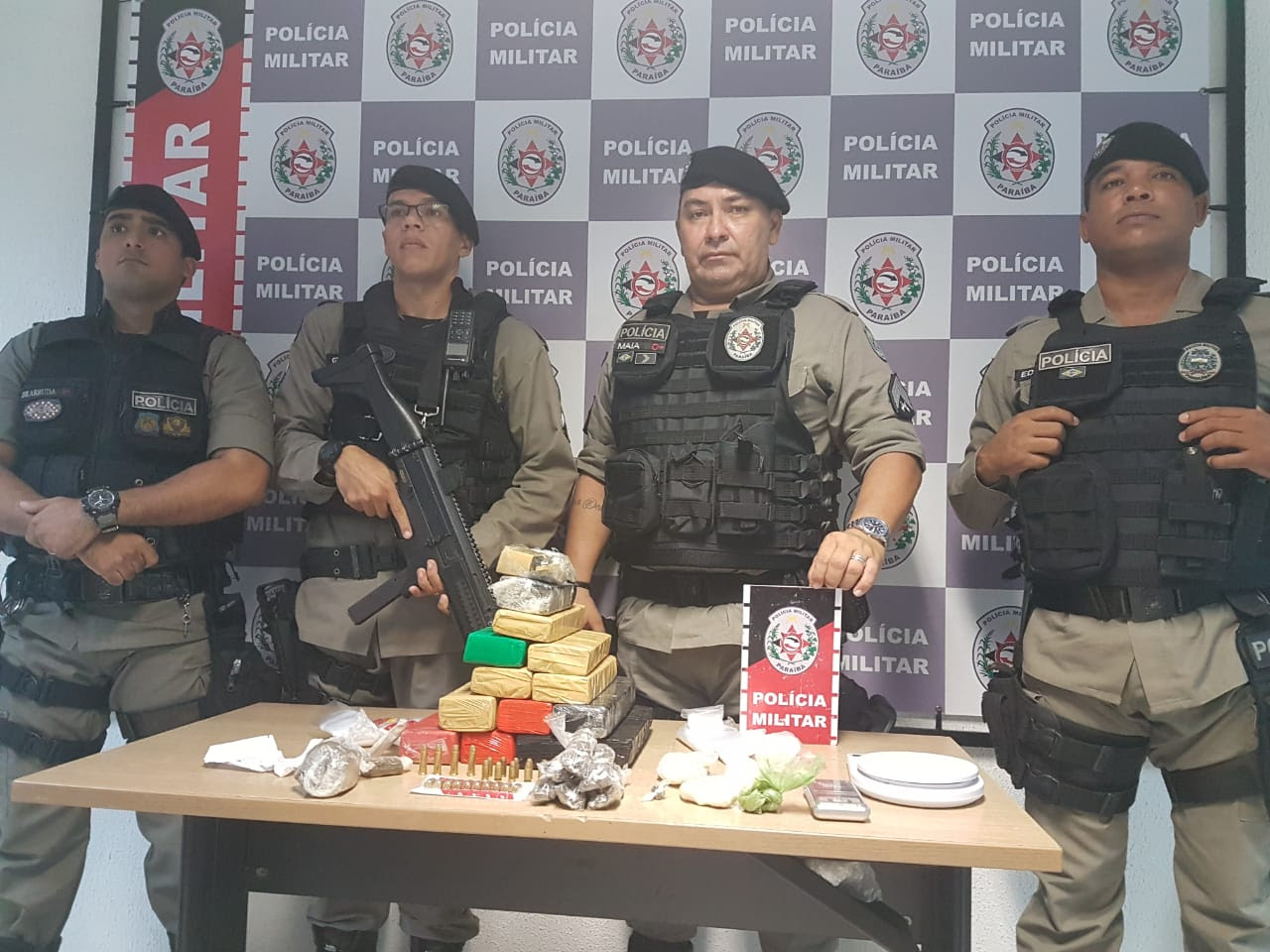 mmm Polícia apreende tabletes de drogas e prende suspeito com tornozeleira eletrônica na zona sul de João Pessoa