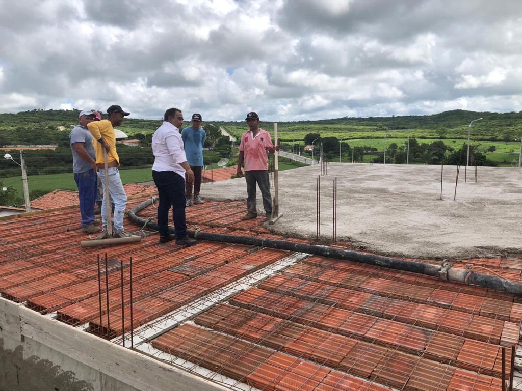 642efc26-3c9f-41db-9910-29aadd770d99 Obra em ritmo acelerado em Monte Horebe