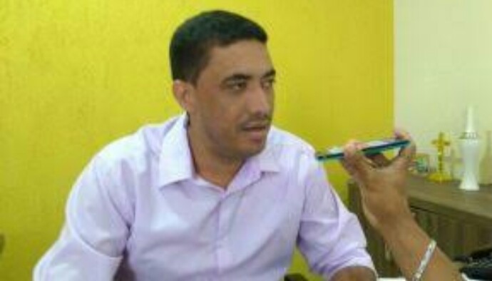 TIAGOO Prefeito de Capim de Mamanguape movimenta grupos de Wattsap com denuncia contra sua administração OUÇA