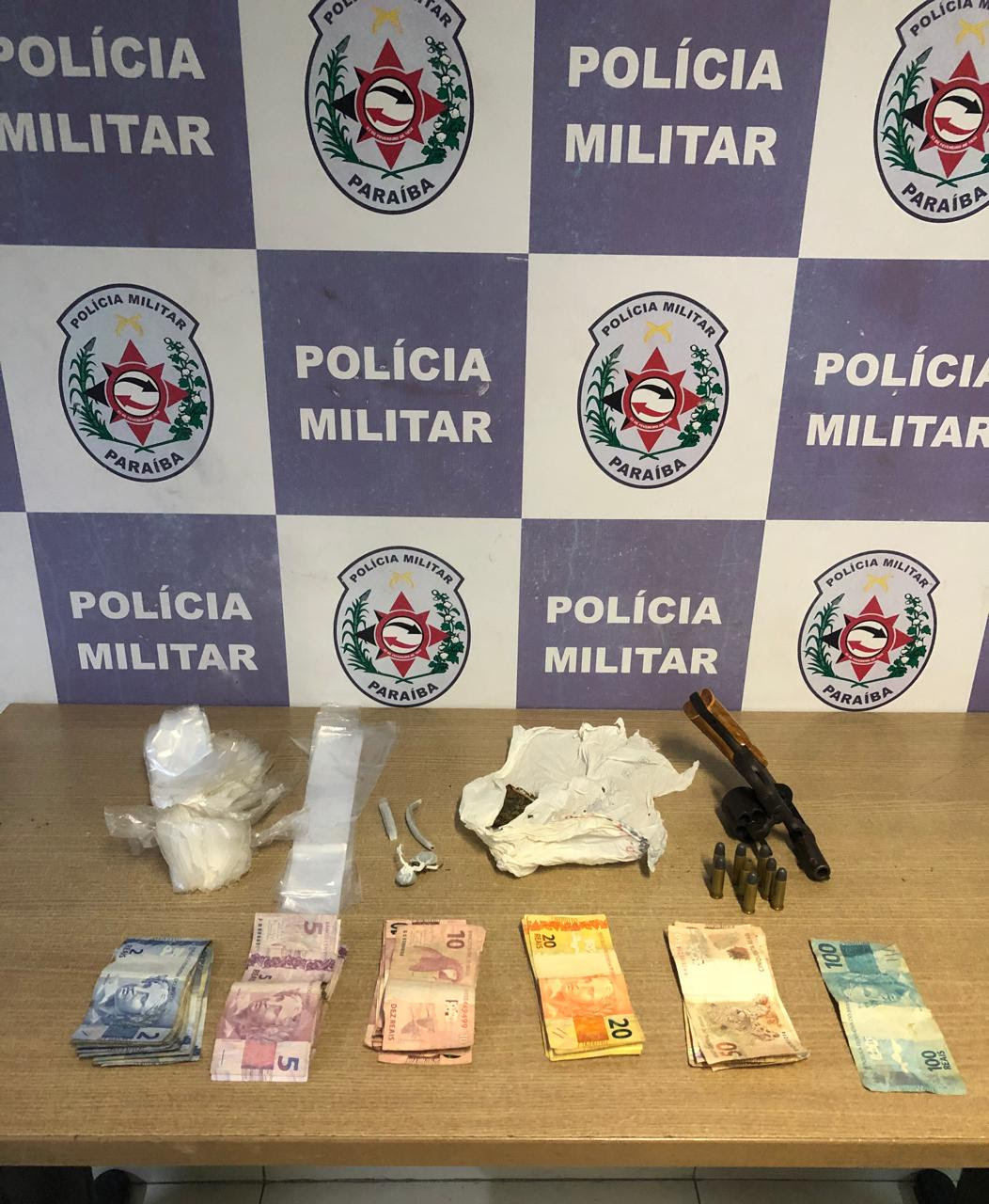 sr Polícia prende suspeito de tráfico e apreende maconha em Santa Rita
