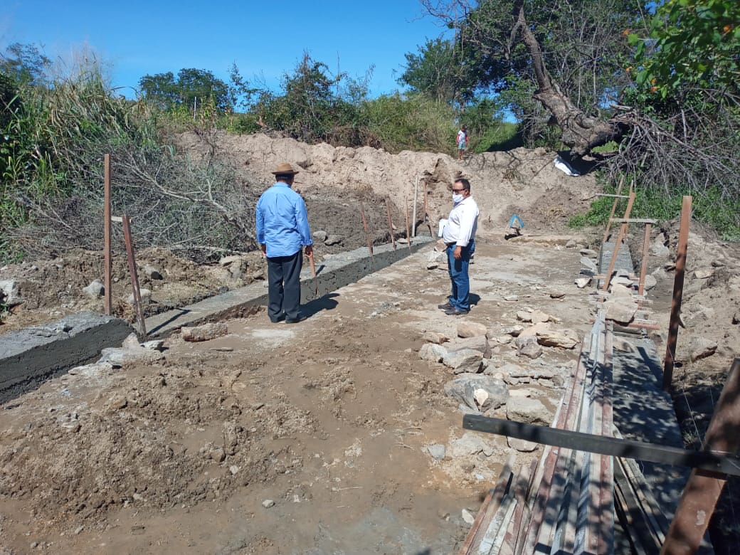 WhatsApp Image 2020-06-13 at 11.46.40 Monte Horebe.Prefeito Marcos Eron fiscaliza o andamento de obras em curso no Sitio Gravata