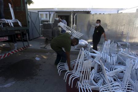 esta Absurdo.hospitais de campanha do Rio já apresentam sinais de deterioração