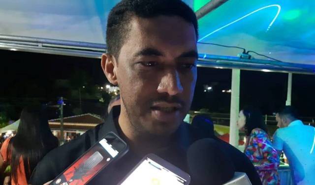 lhe Prefeito de Capim “incha” folha de contratados e Ministério Público move ação contra o gestor