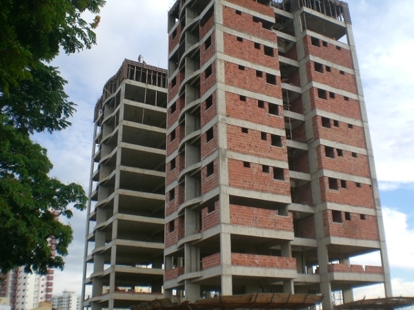 Construção e comércio atacadista são primeiras atividades do plano de retomada em pernambuco