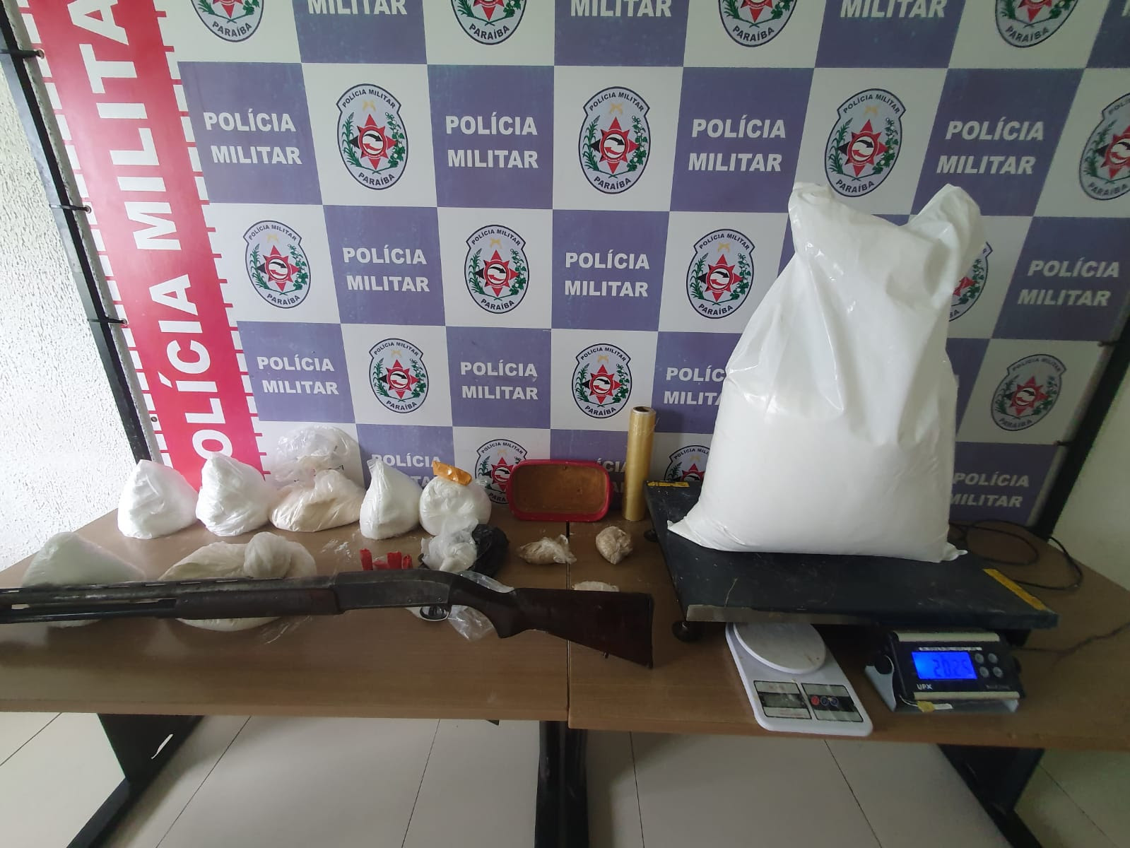 unnamed (1) Polícia desarticula esquema do tráfico que usava casa como laboratório de cocaína e crack na Capital