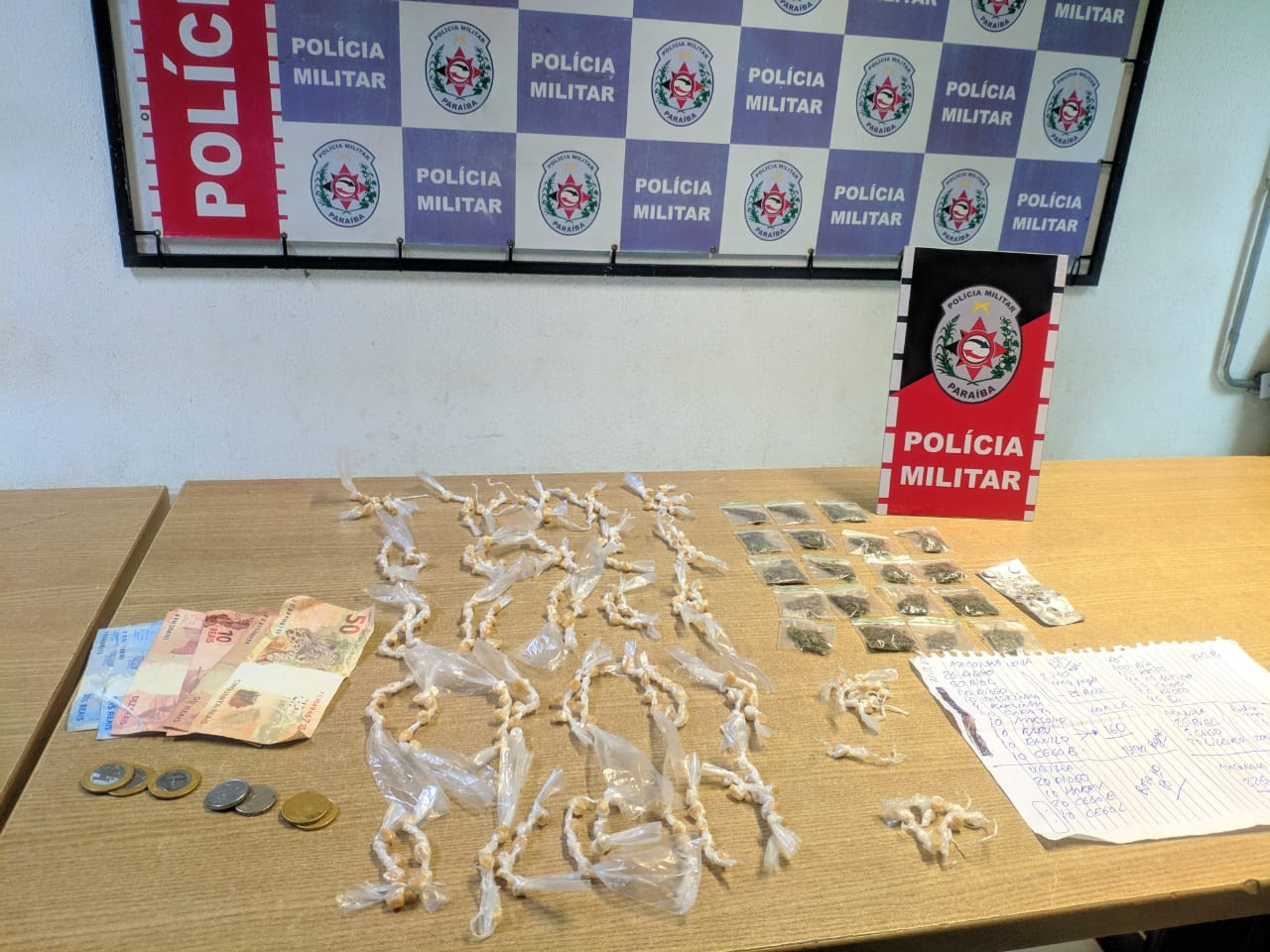 unnamed Polícia apreende quase 300 embalagens com drogas em Bayeux