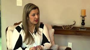 mila “Causa estranheza ser líder da oposição de manhã e tirar foto com governador a noite”, diz Camila Toscano