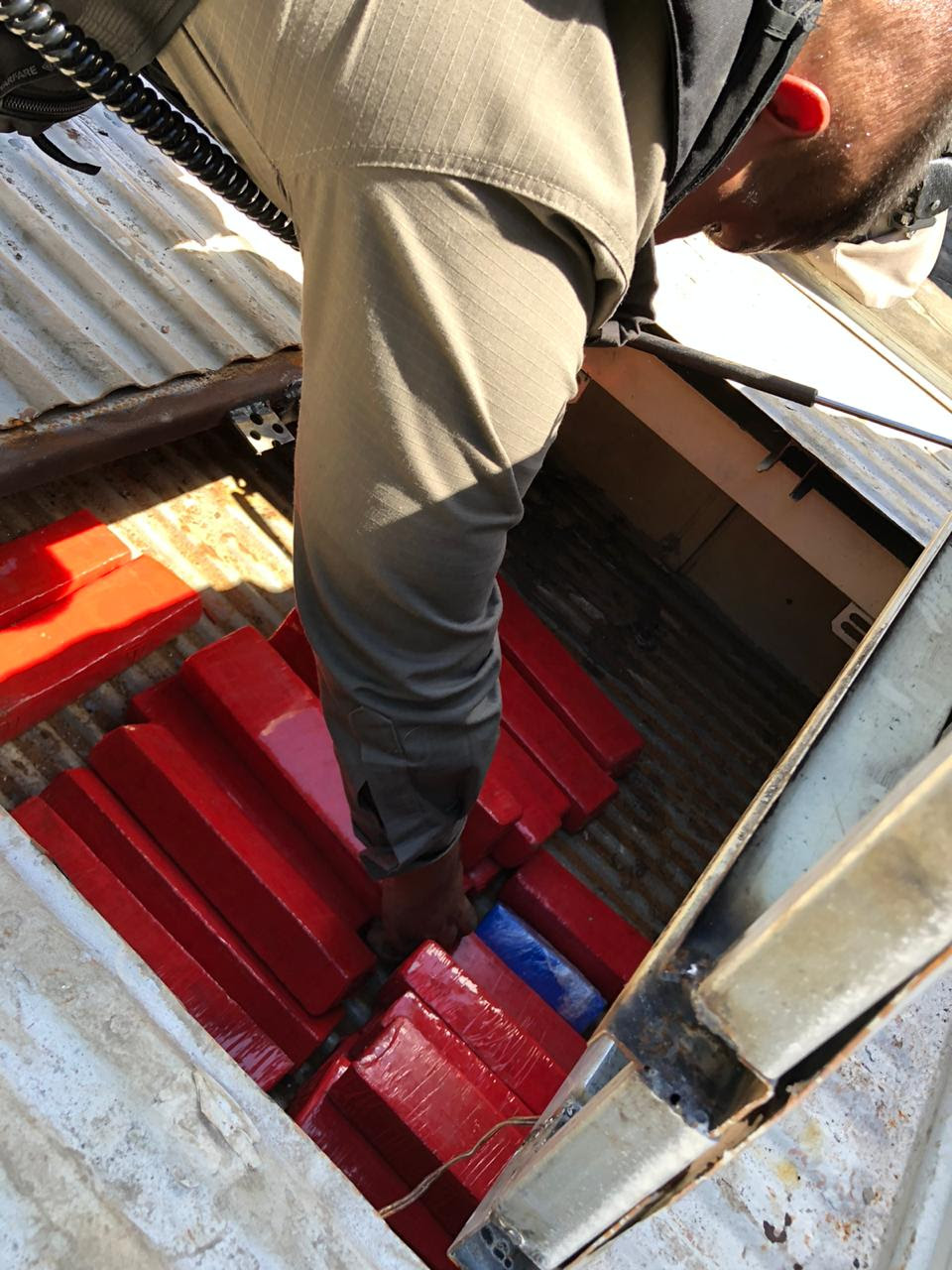 unnamed (9) Polícia apreende mais de 400 kg de drogas em “porão do tráfico” na capital