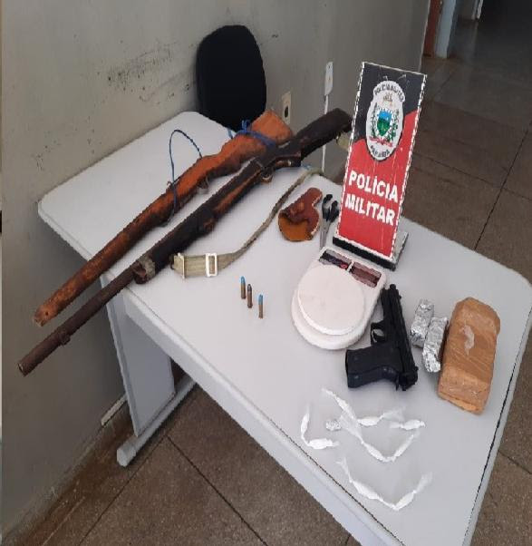 unnamed (2) Suspeito de atuar no tráfico é preso com armas e droga em Desterro