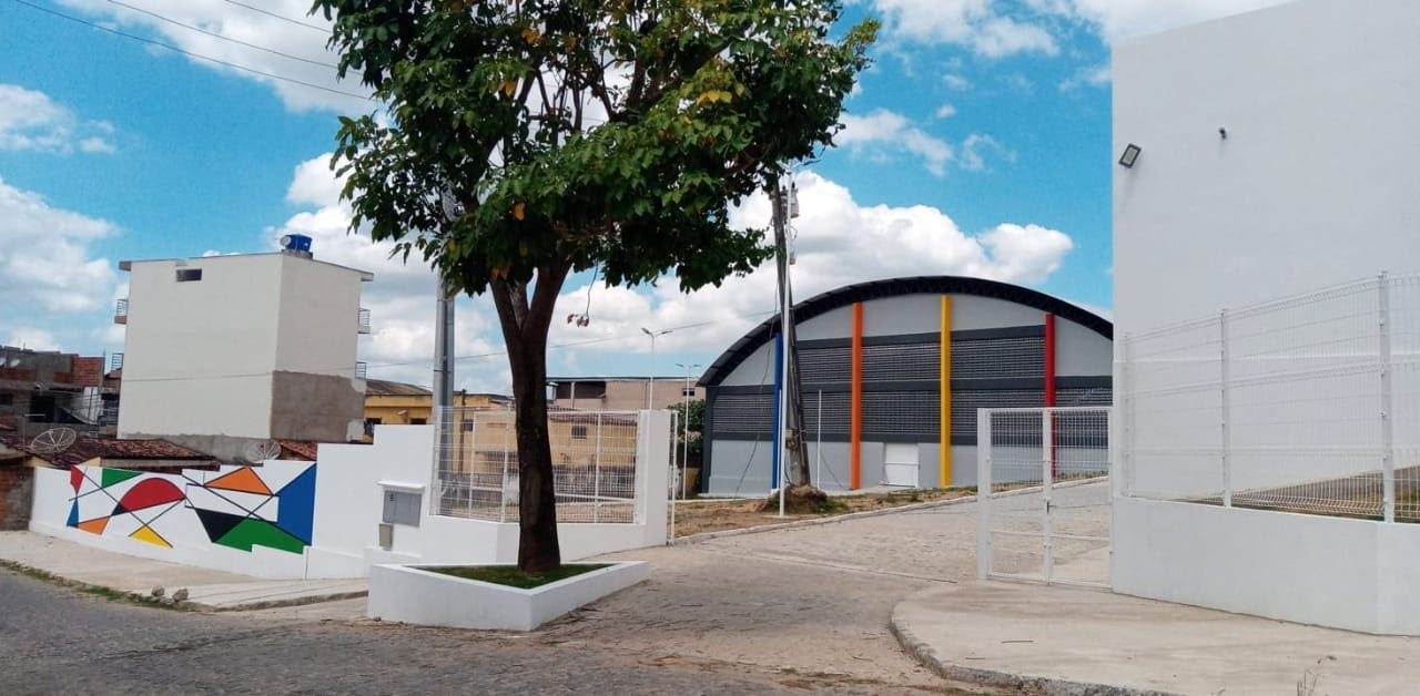 unnamed João Azevêdo anuncia conclusão de reforma e ampliação de escola em Guarabira e de ginásio em Araçagi