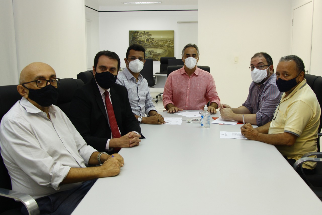 WhatsApp Image 2020-12-15 at 11.17.49 (1) Luciano Cartaxo lança edital de dois novos concursos com 601 vagas e salários de até R$ 6,4 mil