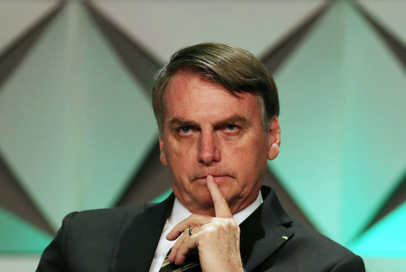 jair-bolsonaro-8 Sem cloroquina agora Bolsonaro quer testar spray nasal contra Covid-19 no Brasil