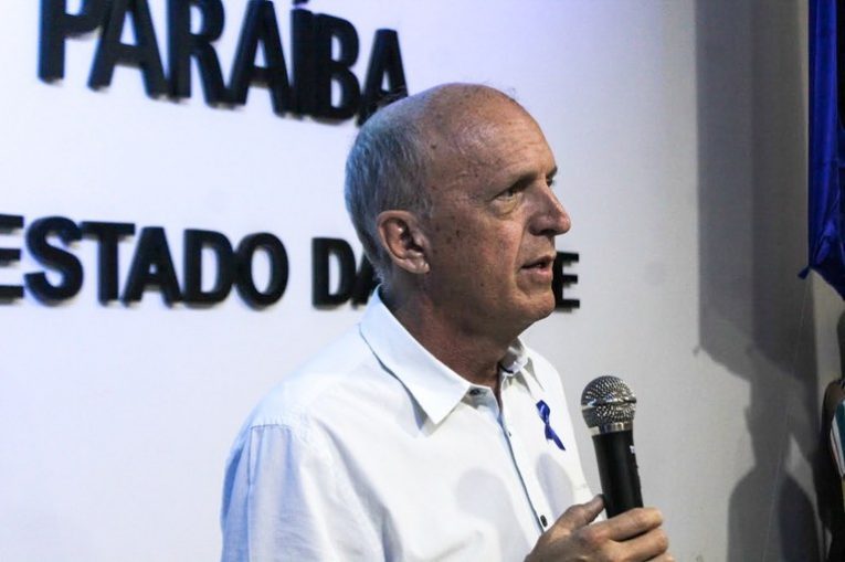 GERALDO Radio tabajara .Secretário de saúde da paraiba Geraldo Medeiros diz que vacinação nesse momento é para pessoas com comorbidades