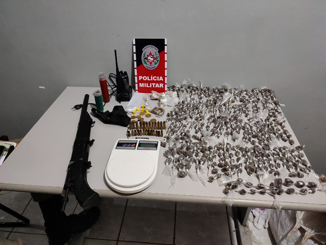 unnamed (4) Polícia prende suspeito de tráfico, apreende drogas, arma e munições em distrito de Santa Rita