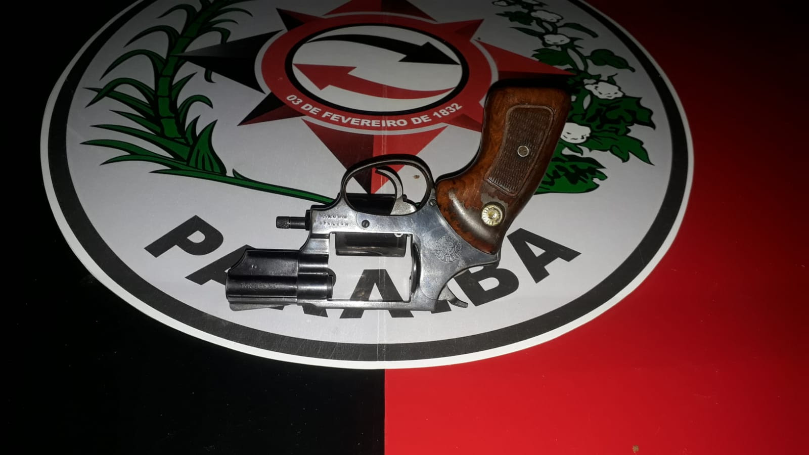 unnamed (2) Polícia prende suspeito com arma de fogo durante assalto a supermercado em Sapé