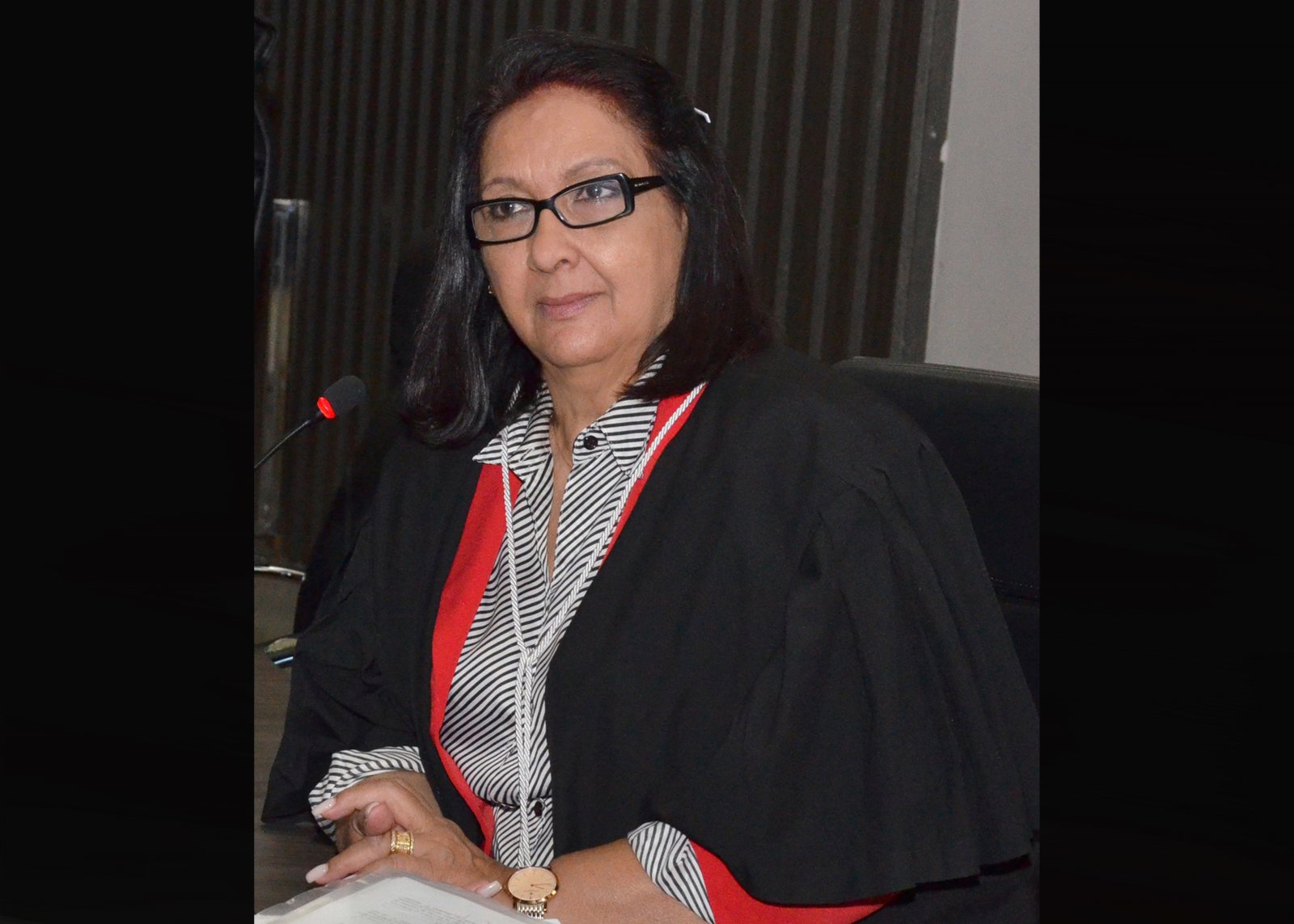 Desembargadora  assina ordem de pagamento de precatórios