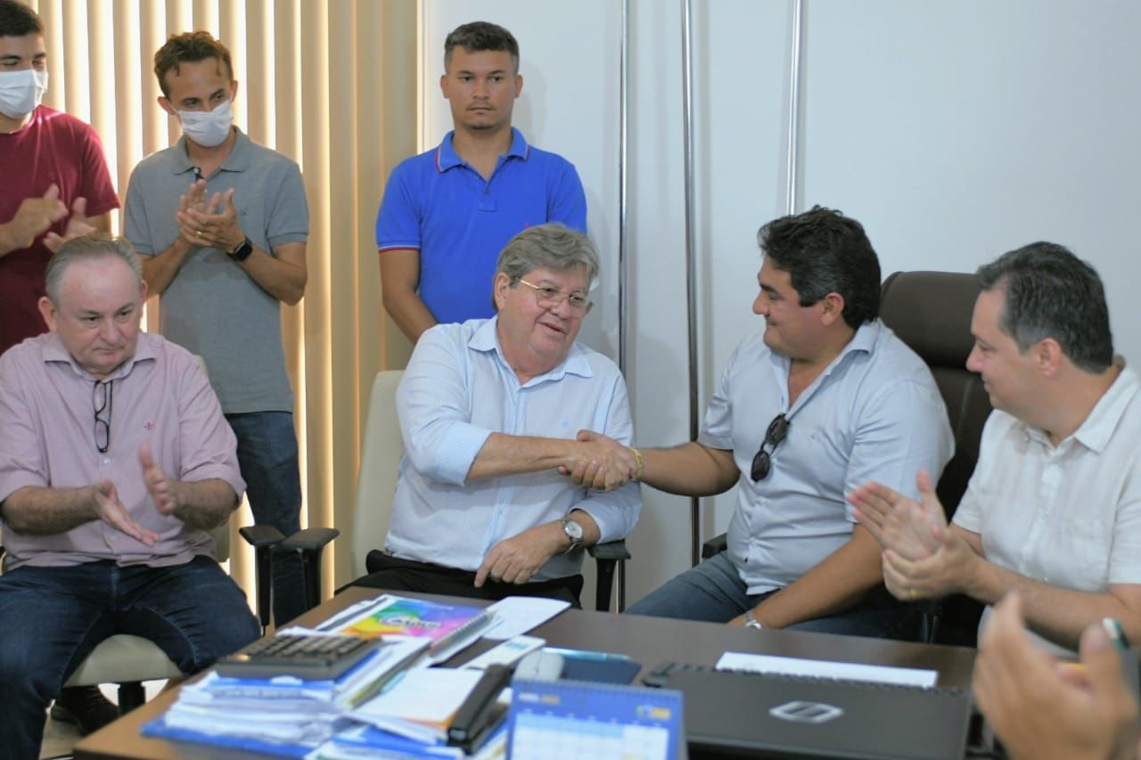 WhatsApp Image 2022-04-11 at 16.22.08 *Prefeito do PSDB recebe visita do governador e reafirma apoio à reeleição*