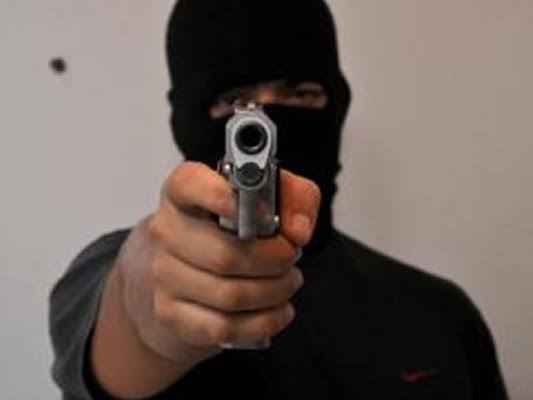 15482352916650 Bandidos deixa dois mortos e três feridos a bala em posto de gasolina na Grande João Pessoa