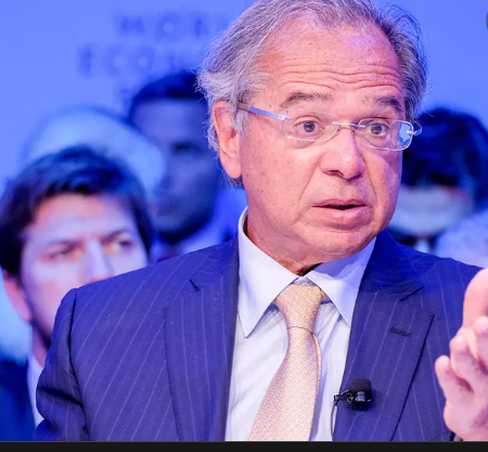 Guedes quer Petrobras aumentando intervalo entre reajustes