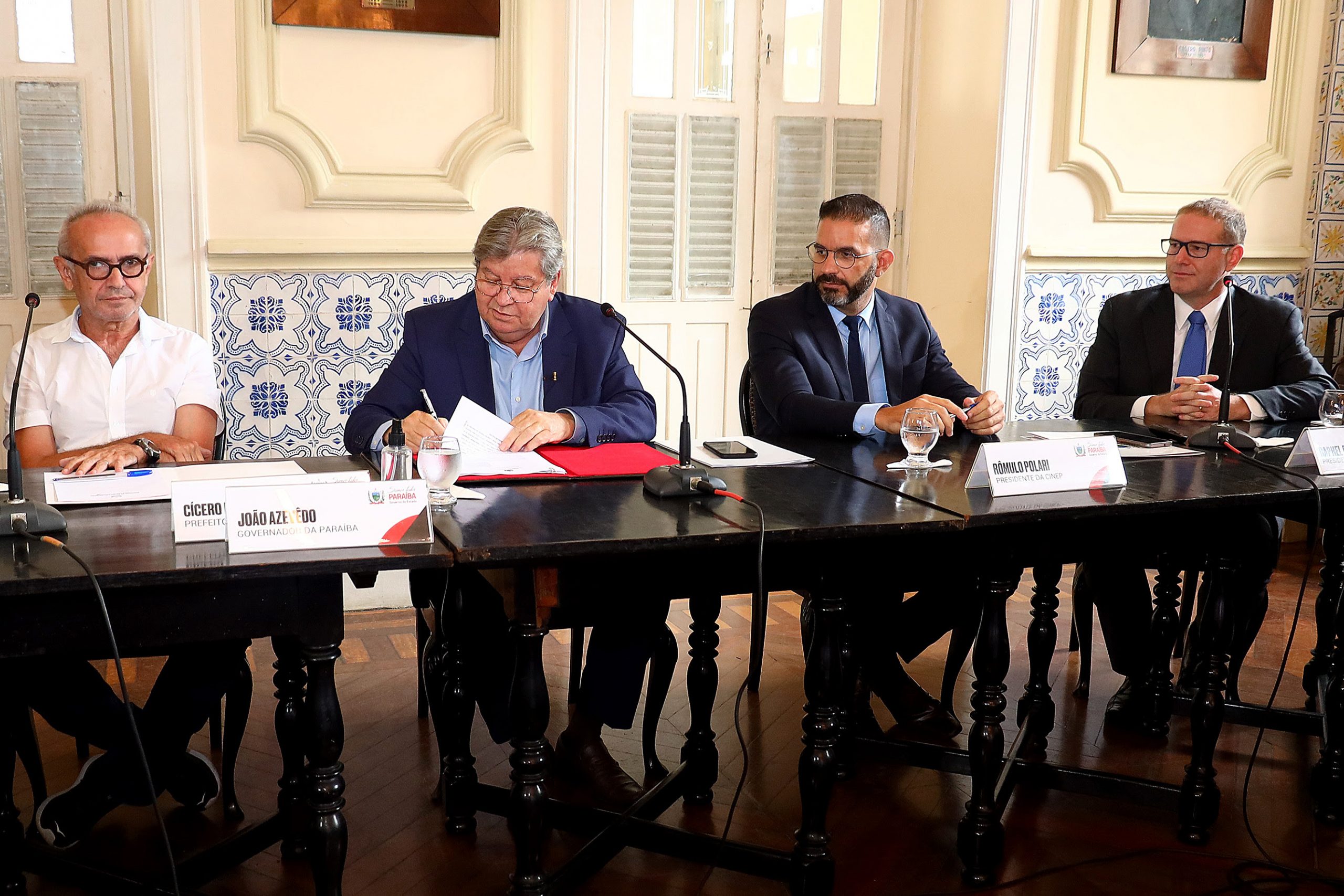 unnamed João Azevêdo assina protocolo de intenções para instalação de nova unidade da AeC com geração de 3 mil empregos