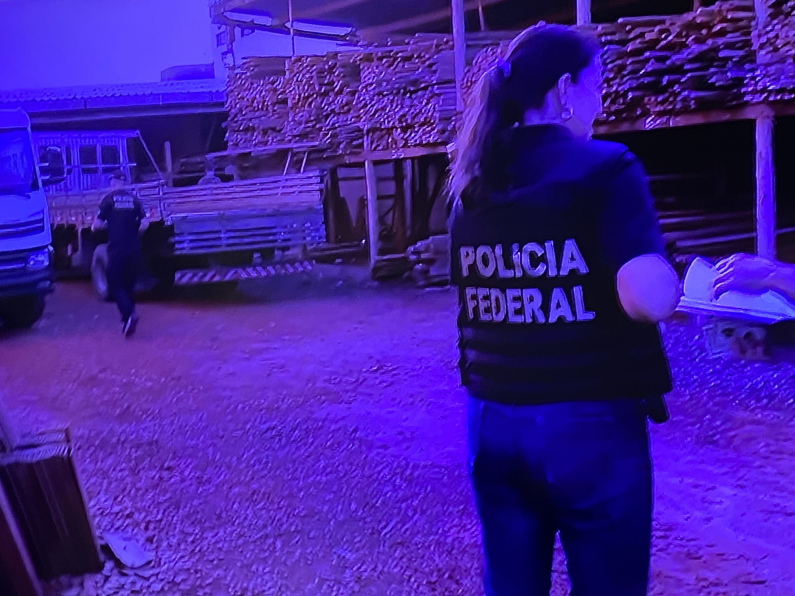 IMG_0882 URGENTE .ZANNI MADEIRA É ALVO DE AÇÃO DA POLICIA FEDERAL NESTE MOMENTO NO COLIBRIS NA CAPITAL