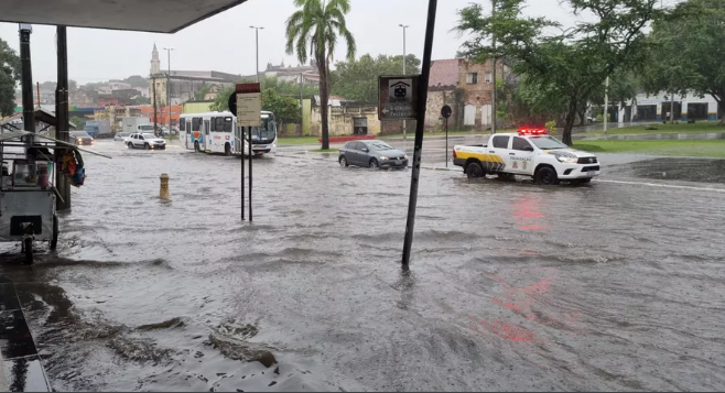 chuva 64 milímetros nas últimas 24 horas de chuva em João Pessoa segundo o INMET há possibilidade de mais até o final de semana