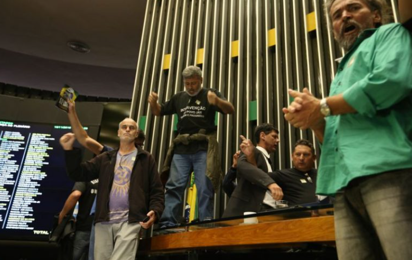 40% dos profissionais da segurança pública do país consideram legítimas as pautas dos invasores das sedes dos Três Poderes