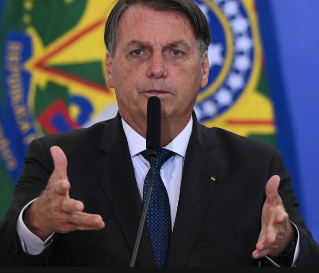 TSE dá prazo para Bolsonaro se manifestar em processo