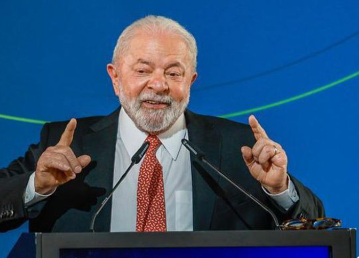 Em viagem , Lula reforça crítica ao atual nível da taxa Selic