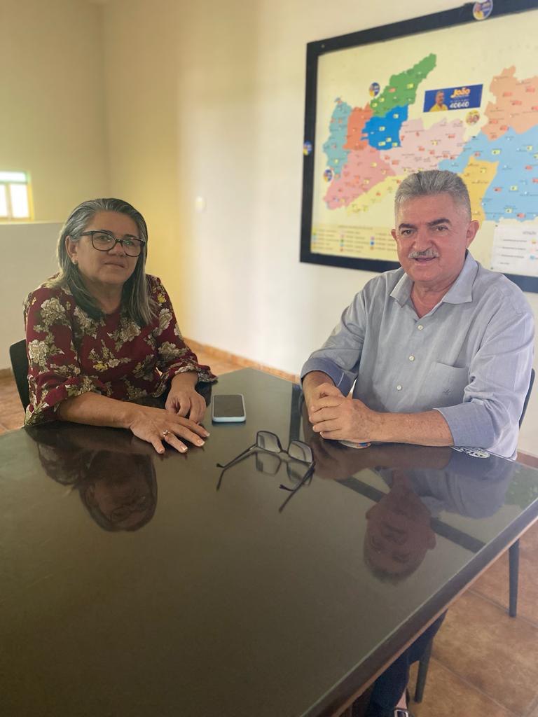 Encontro com a Vereadora França da cidade de Bayeux  e o deputado João Gonçalvez acontece no bairro do cristo na capital ações do governo faz parte da pauta