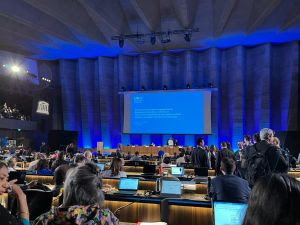 Empresa brasileira acompanha as discussões para o tratado global contra a poluição do plástico em Paris