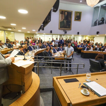 João Azevêdo presta contas das ações do governo em abertura dos trabalhos do Poder Legislativo
