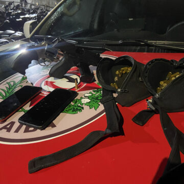 Polícia apreende armas com dupla acusada de homicídios em Bayeux