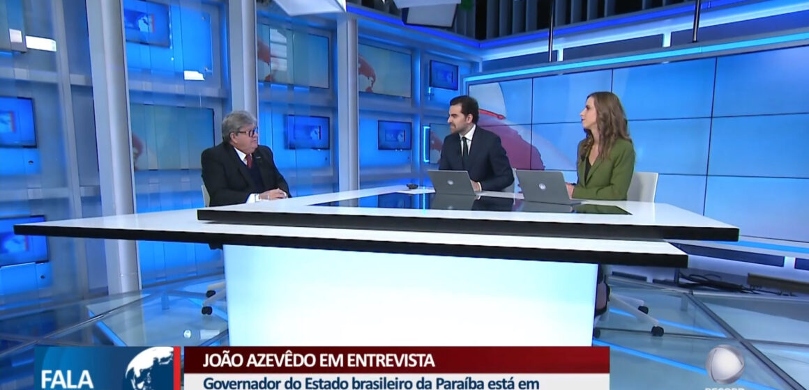 Em Lisboa, João Azevêdo destaca potencialidades da Paraíba em entrevista à Record Internacional