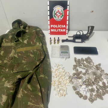 Polícia prende suspeitos de tráfico de drogas e porte ilegal de arma de fogo, em Mamanguape