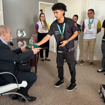 Presidente da FIEPB recebe alunos da Escola SESI premiados em Festival Nacional de Robótica