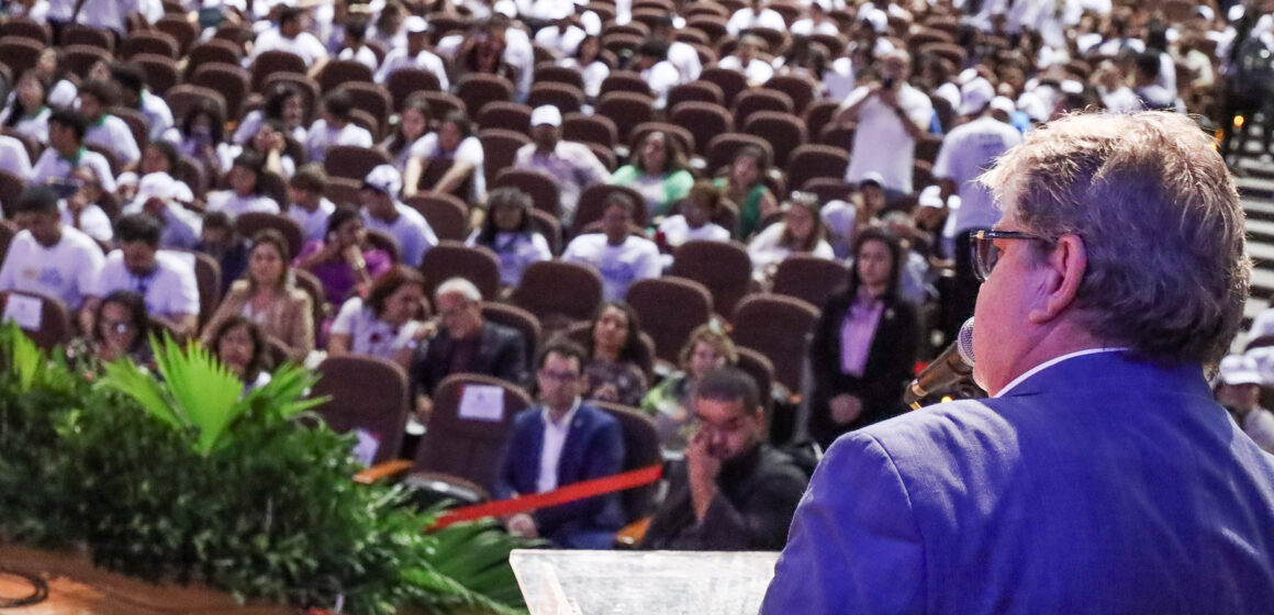 João Azevêdo destaca investimentos na educação no lançamento do programa Pé-de-Meia na Paraíba