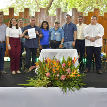 Governo da Paraíba firma parceria para incentivar cooperativas de agricultores