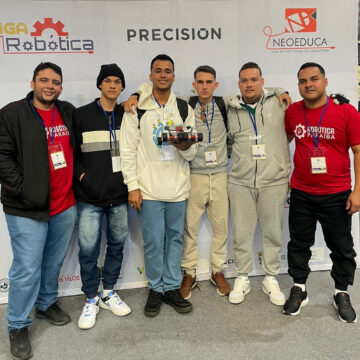 Estudantes da rede estadual conquistam primeiros lugares em competição internacional de robótica no Chile