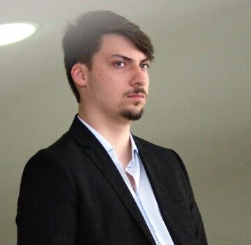 Filho de Bolsonaro anuncia férias antes de ser empossado como vereador