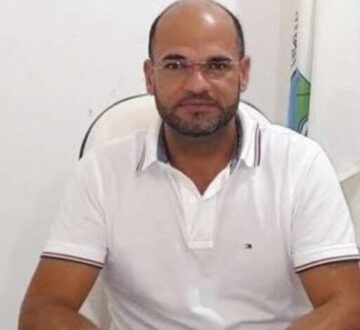 VEJA DOCUMENTO ASSINADO PELO PREFEITO DE SOBRADO PB QUE GARANTE A DEMISÃO DE MAIS DE 500 SERVIDORES PÓS A ELEIÇÃO