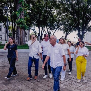 Parceria público-privada Prefeito  Cícero Lucena vistoria obras de reforma da Praça Pedro Américo