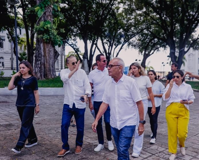 Parceria público-privada Prefeito  Cícero Lucena vistoria obras de reforma da Praça Pedro Américo