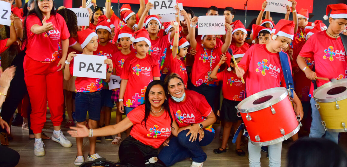 Governo realiza festa de Natal para 400 crianças autistas do CAA da Capital