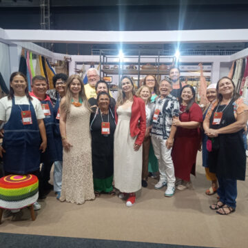 Primeira-dama do Estado acompanha artesãos em feira nacional, em Minas Gerais, e destaca apoio ao artesanato paraibano